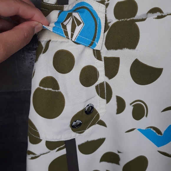 Volcom Trunk - Picture 4 of 8